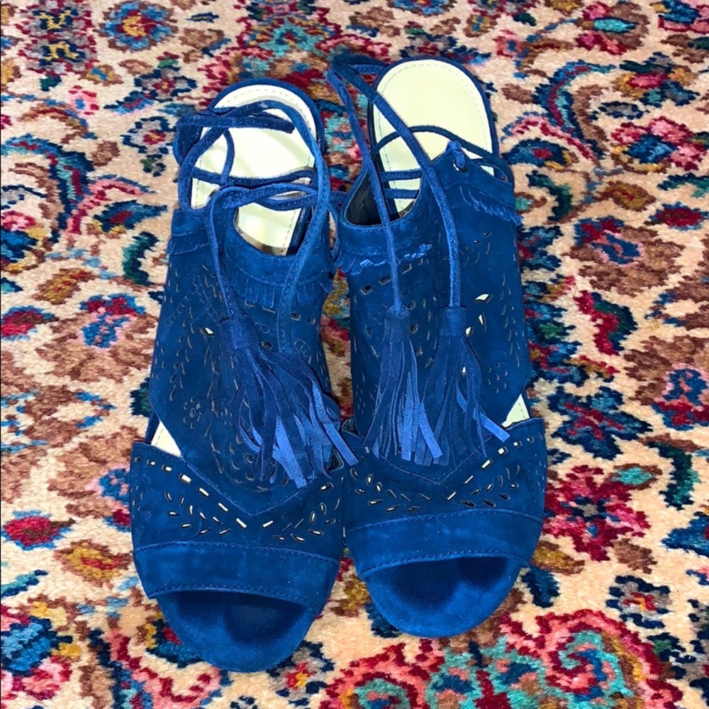 Ivanka Trump navy blue lace up heels 6.5